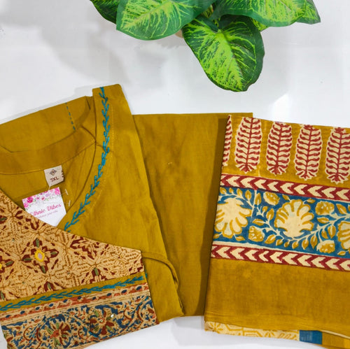 Premium Kalamkari A-Line 3-Piece Kurti Set