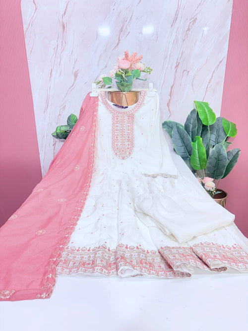 Plus Size Vichithra Silk Umbrella Anarkali Suit Set with Scallop Dupatta – White & Peach