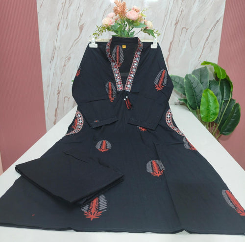 60s Cotton Straight Cut Kurti with Embroidered Pockets