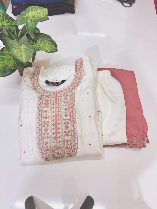 Plus Size Vichithra Silk Umbrella Anarkali Suit Set with Scallop Dupatta – White & Peach