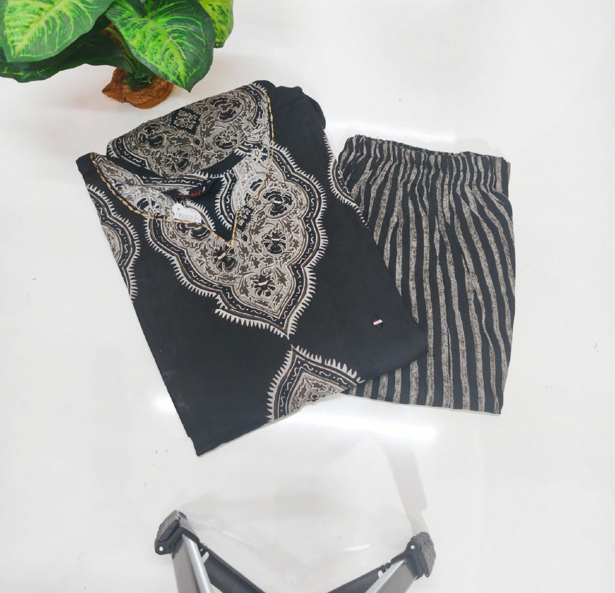 Rayon Printed Kurti with Side Open Pants